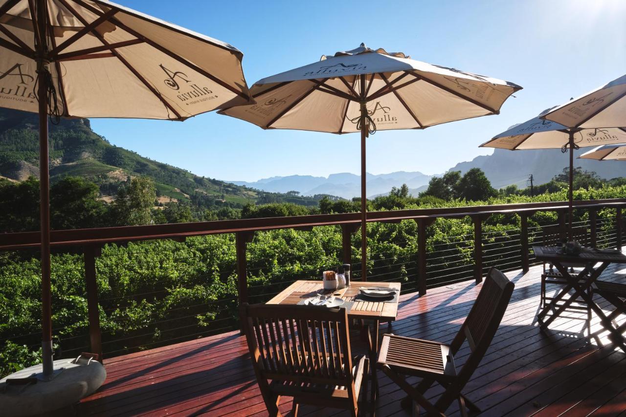 Alluvia Boutique Winery & Luxury Accommodation Stellenbosch Eksteriør bilde The restaurant at the Château de Chaumont