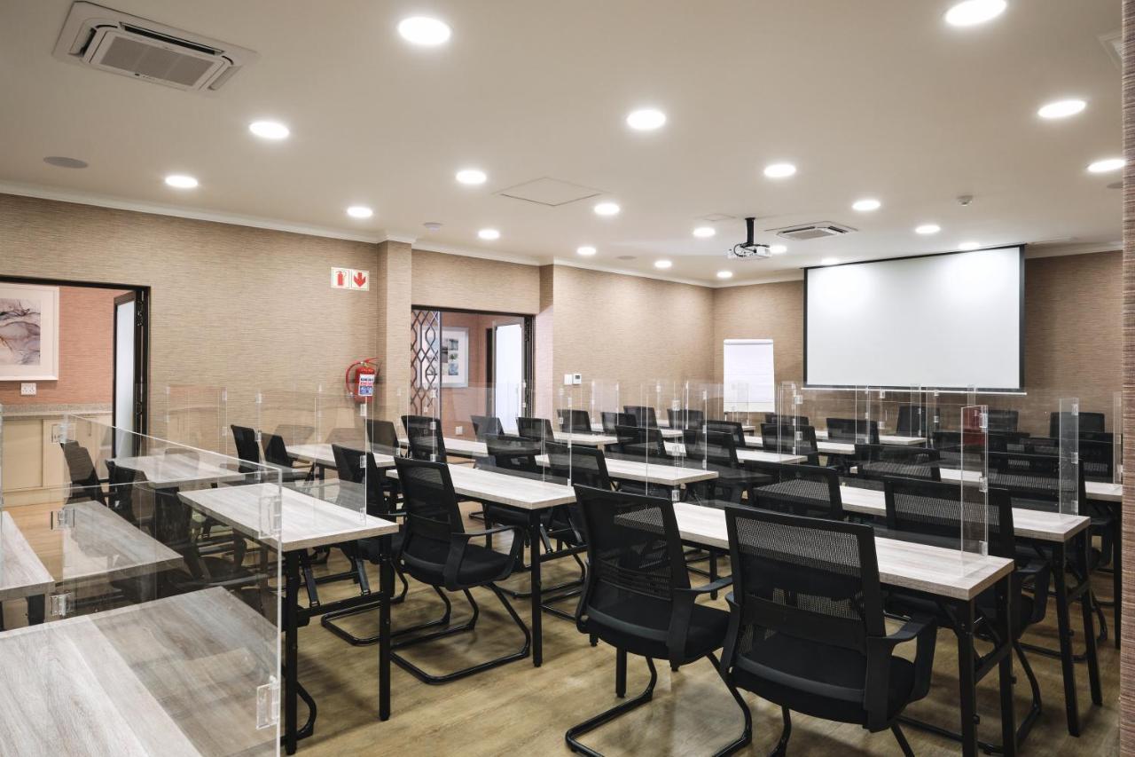 Alluvia Boutique Winery & Luxury Accommodation Stellenbosch Eksteriør bilde Classroom
