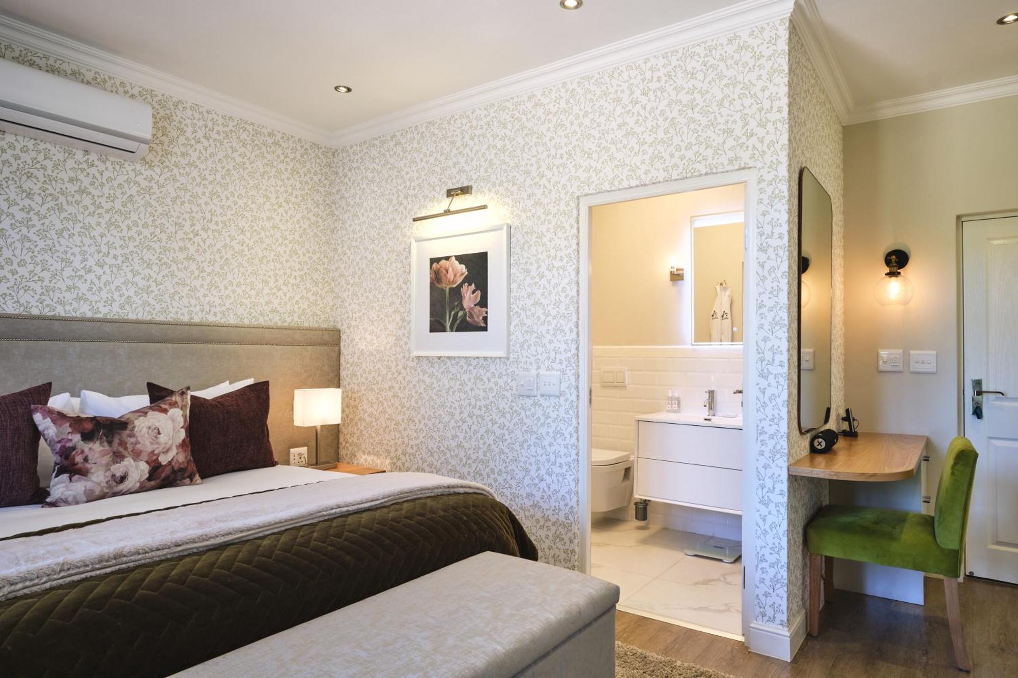 Alluvia Boutique Winery & Luxury Accommodation Stellenbosch Rom bilde A bedroom at the Cape Heritage